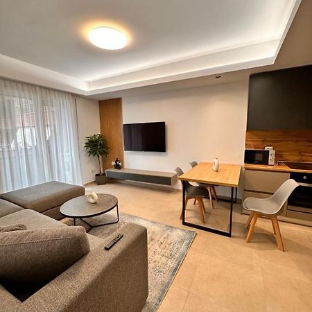 Noon Apartments Tirana Buitenkant foto